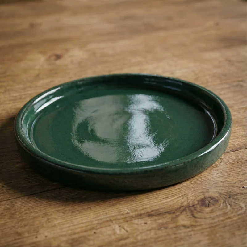 Soucoupe 17cm jade faite à la main en terre cuite émaillée