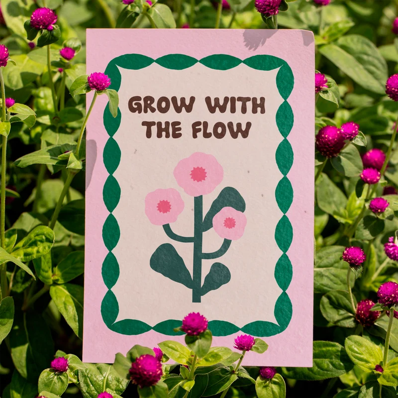 Postal Plantable Grow With The Flow Con Semillas De Flores – Papel De Algodón Reciclado - Resetea