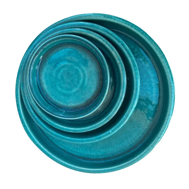Soucoupe 20cm turquoise faite à la main en terre cuite émaillée