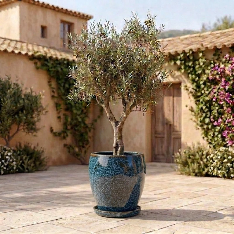 Soucoupe 40cm bleu abysse faite à la main en terre cuite émaillée
