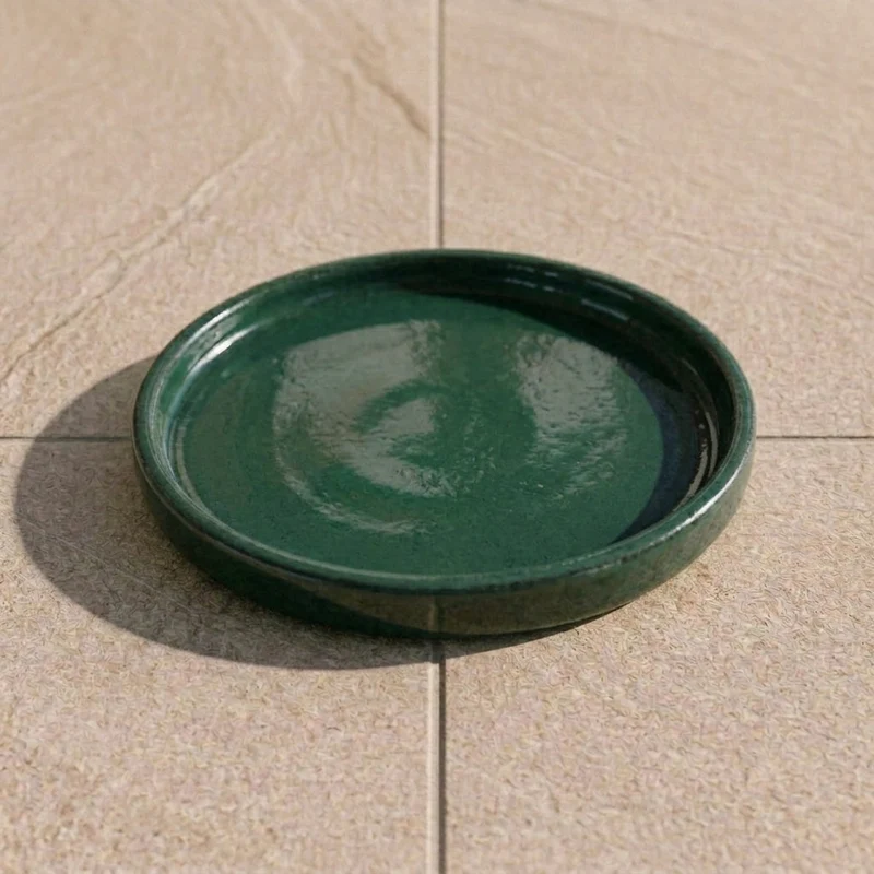 Soucoupe 28cm jade faite à la main en terre cuite émaillée