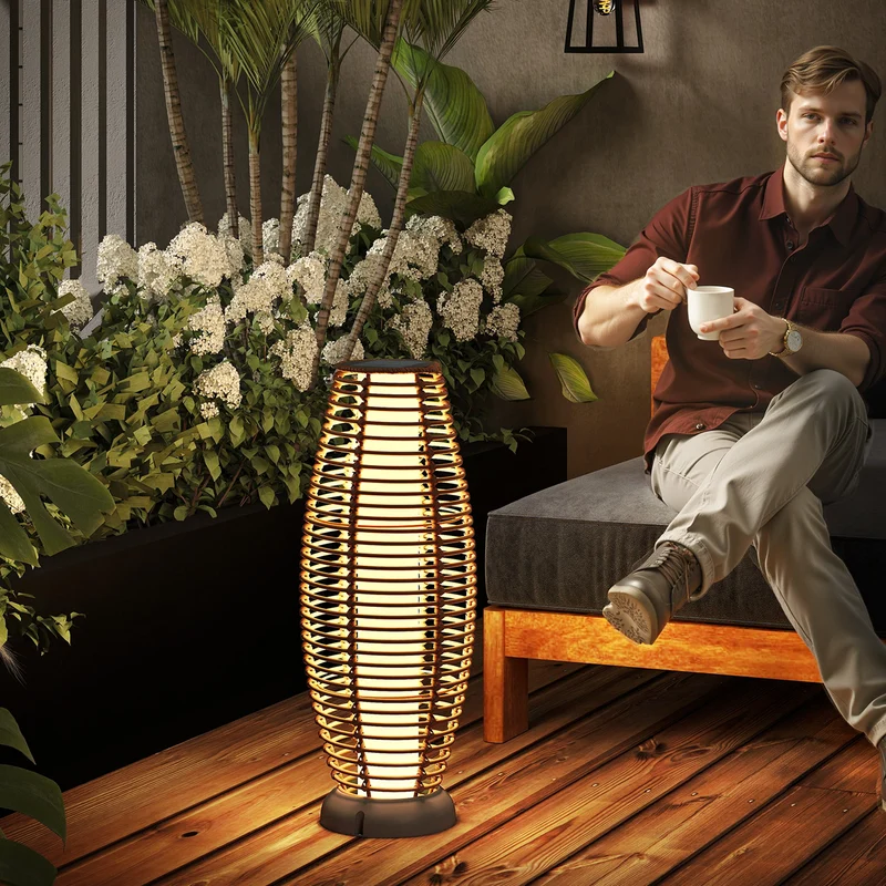 Outsunny Linterna de Jardín de Ratán Sintético Farola Solar Exterior con Luces LED Encendido y Apagado Automático Impermeable para Terraza Balcón Patio Ø26x72 cm Natural