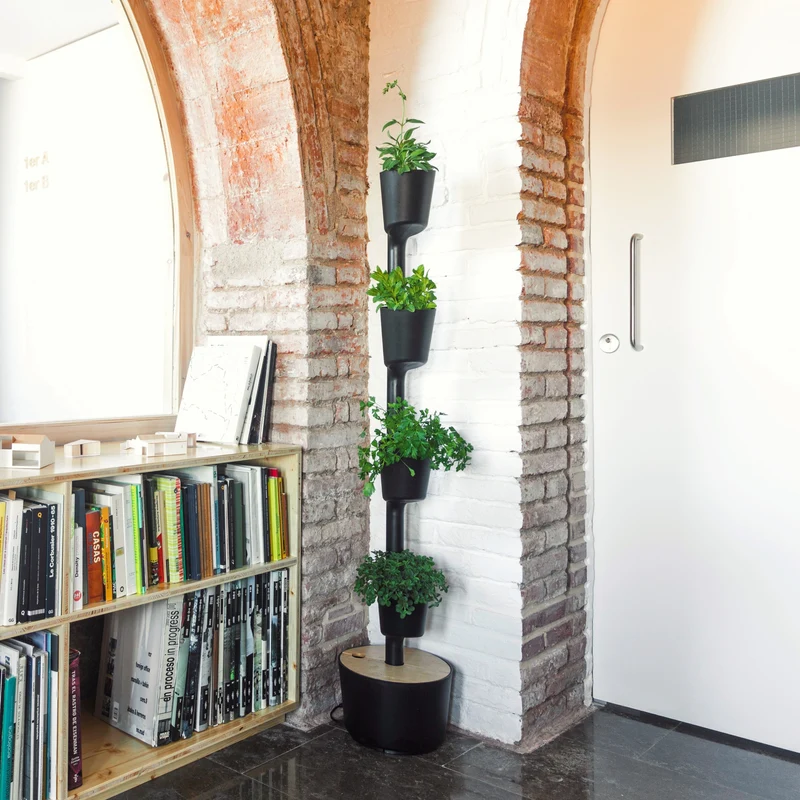 Huerto Vertical De Interior Citysens 4 Macetas Con Autorriego Y Semillas Aromáticas– Negro, Polipropileno 100% Reciclado