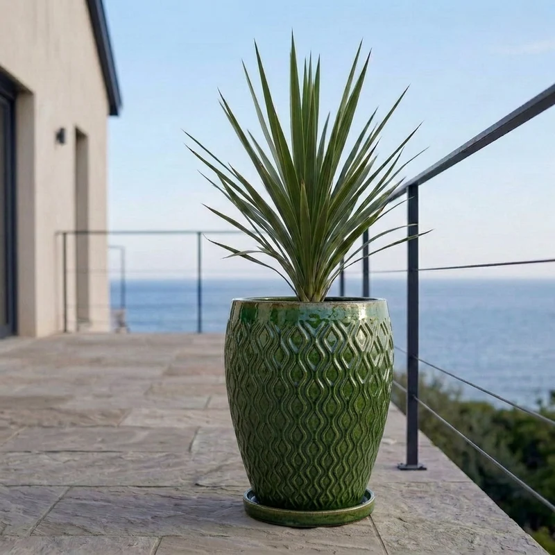 Soucoupe 17cm vert tropical faite à la main en terre cuite émaillée