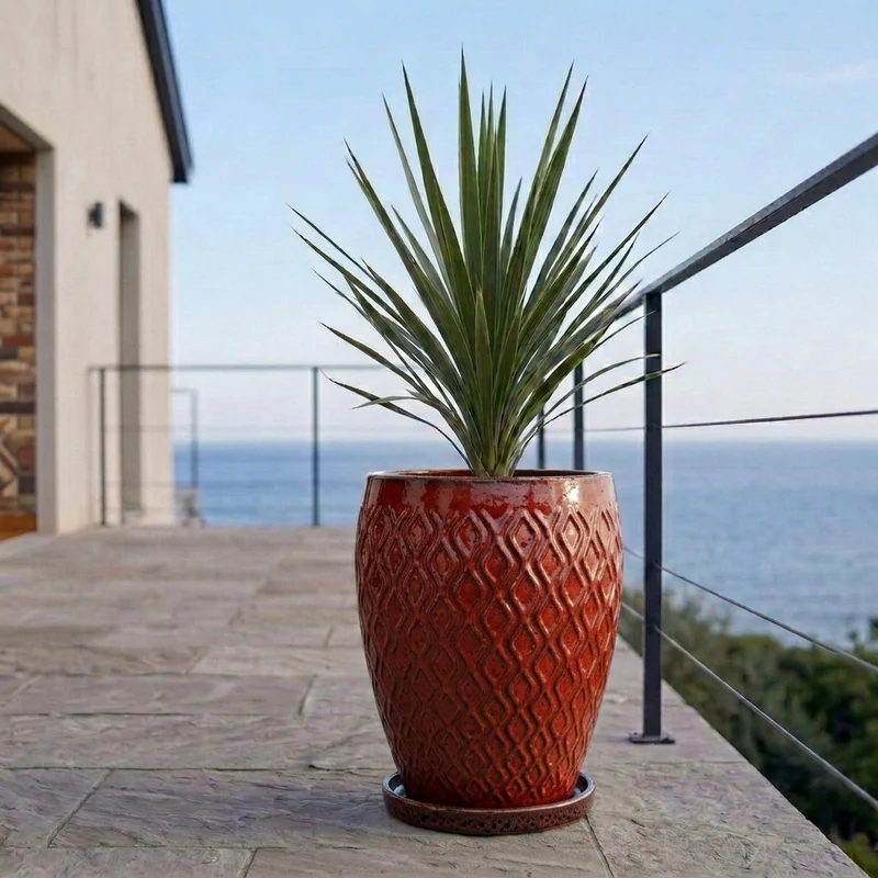 Soucoupe 21cm rouge brique faite à la main en terre cuite émaillée