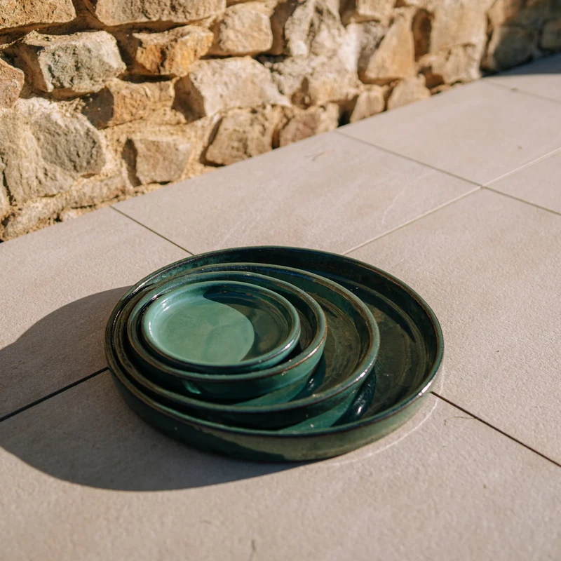 Soucoupe 21cm jade faite à la main en terre cuite émaillée