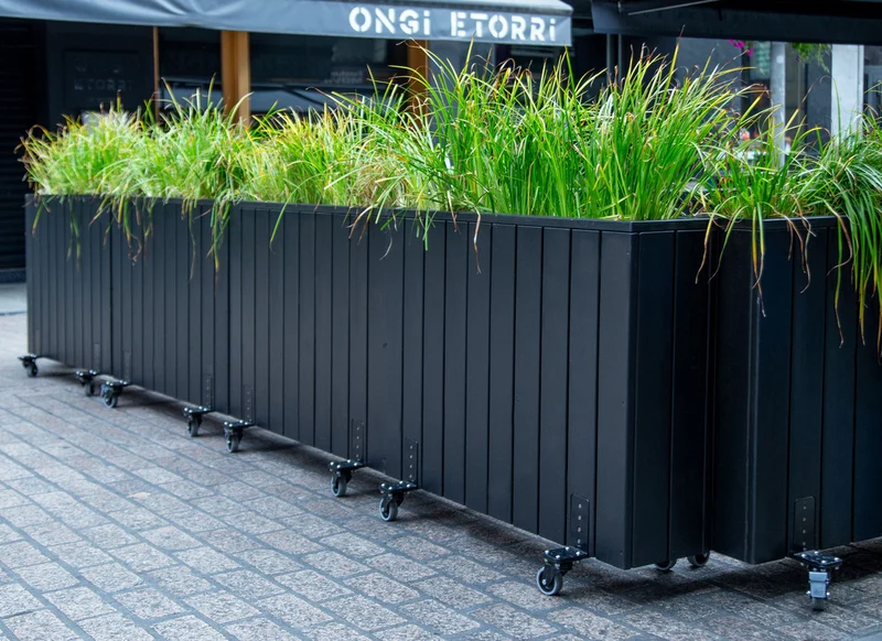 Jardinera Alta De Madera Con Ruedas 100x34x80 Cm Ebony Black Hortalia